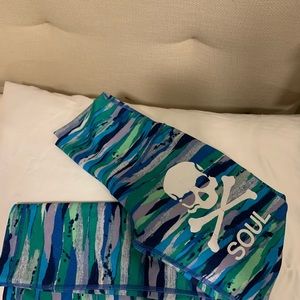 Lululemon BOGO buy one get one, cropped in perfect condition wunder under